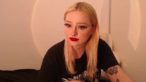 Snapshot of chloe_levine chatting on September 10, 2025, 11:16 pm Chloe Levine online show from September 10, 2025, 11:16 pm