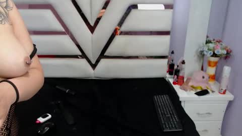 Snapshot of chloe_moretti chatting on February 26, 2025, 1:30 pm chloe moretti online show from February 26, 2025, 1:30 pm