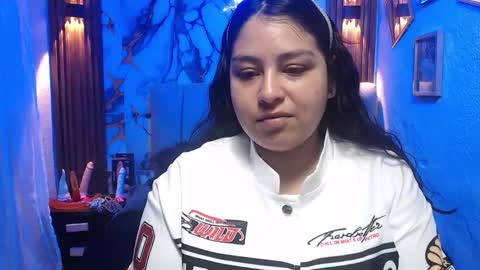 chloe_smith5 online show from March 2, 2026, 1:18 pm