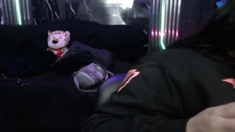 chloe_smith5 online show from April 2, 2026, 1:20 pm