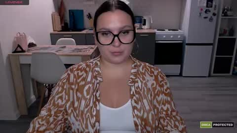 Eva and Sandra online show from September 19, 2025, 5:31 am