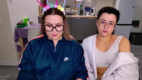 Eva and Sandra online show from February 25, 2026, 6:23 am