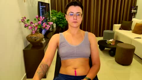 Eva and Sandra online show from April 24, 2026, 6:10 pm
