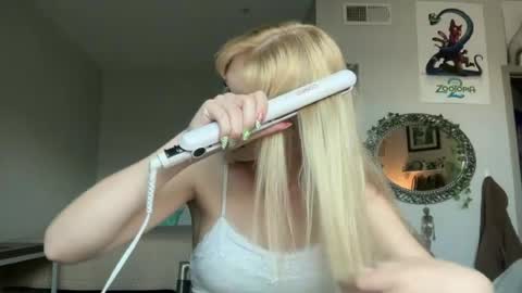 Snapshot of chloebabie chatting on June 19, 2026, 12:48 am Chloe online show from June 19, 2026, 12:48 am