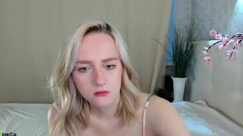 Chloe Deccker online show from June 10, 2026, 1:06 am