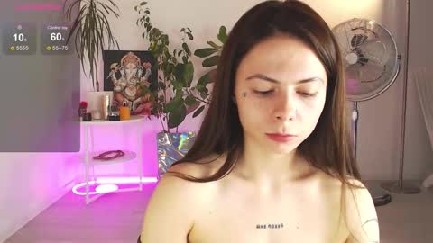 Chloe online show from October 12, 2025, 6:29 pm