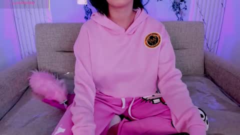 chloegils online show from October 17, 2025, 3:25 pm