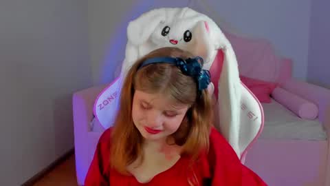 ChloeHalses online show from May 12, 2026, 5:59 am