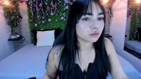 Chloe online show from November 29, 2025, 12:24 am