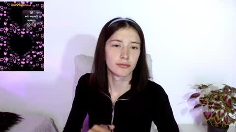 Chloe online show from February 17, 2025, 12:59 pm