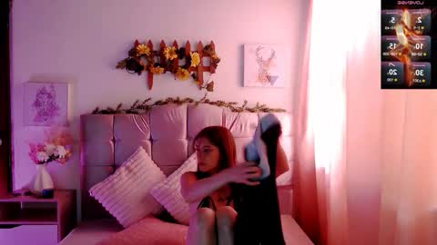 Chloe online show from September 8, 2025, 2:27 pm