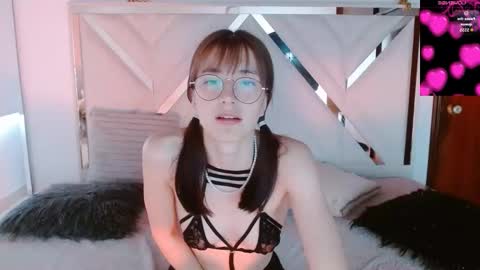 Chloe online show from October 8, 2025, 2:58 pm