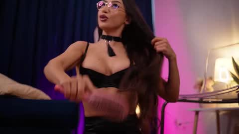 chloemin_ online show from September 24, 2025, 5:44 am