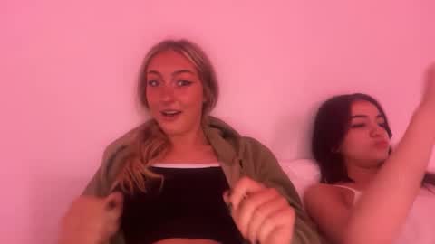 Snapshot of chloeros3e chatting on September 25, 2025, 5:27 pm chloeros3e online show from September 25, 2025, 5:27 pm