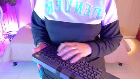 Snapshot of chloerossee chatting on February 14, 2026, 1:24 am Chloe rosse online show from February 14, 2026, 1:24 am