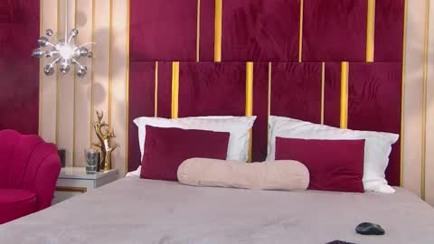 Chloe online show from February 26, 2025, 9:32 am