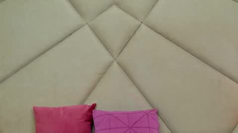 Chloe Vee online show from February 15, 2026, 5:59 am