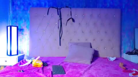 chlooe_zoe online show from February 13, 2025, 12:13 am