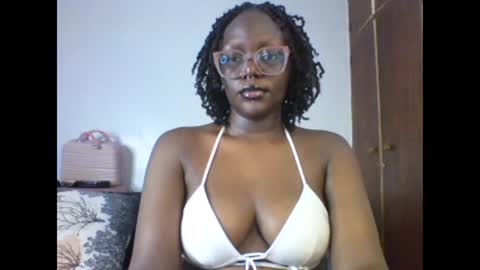 chocolate babes online show from November 7, 2025, 10:32 pm