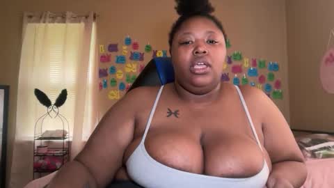 Snapshot of chocolatebunnyxx69 chatting on May 25, 2026, 4:24 pm Melina online show from May 25, 2026, 4:24 pm