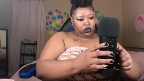Snapshot of chocolatebunnyxx69 chatting on May 27, 2026, 6:43 am Melina online show from May 27, 2026, 6:43 am