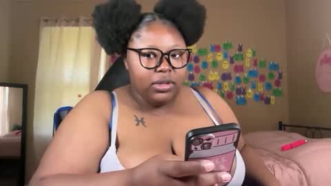 Snapshot of chocolatebunnyxx69 chatting on June 1, 2026, 7:37 pm Melina online show from June 1, 2026, 7:37 pm