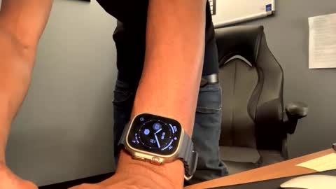 YoungSlim online show from April 17, 2026, 2:09 pm