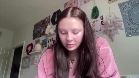 chocolatevanillaswirl3 online show from February 18, 2026, 4:25 pm