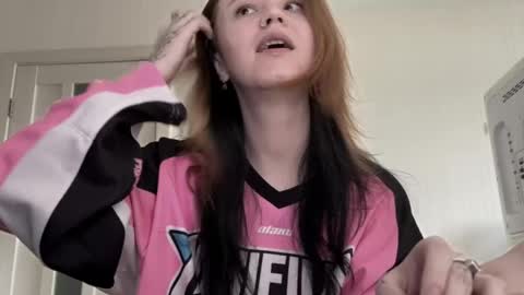 Lissa online show from April 13, 2026, 9:59 am