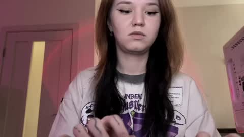 Lissa online show from April 18, 2026, 1:48 pm