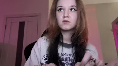 Lissa online show from April 18, 2026, 8:42 pm