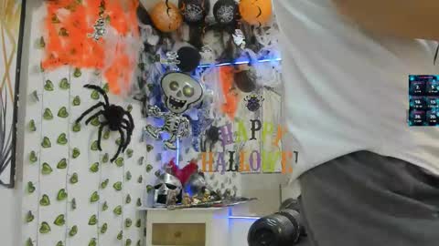 Chorey Thaylor online show from October 15, 2025, 3:23 pm