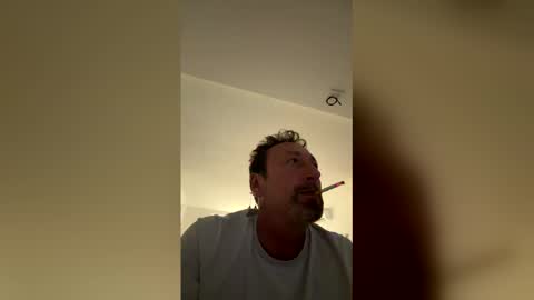 chowlabraiz38 online show from May 12, 2026, 9:17 am