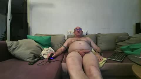 chrichrix38 online show from March 22, 2026, 4:43 pm