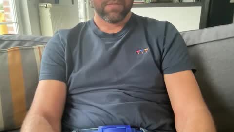 chris13abcd online show from December 2, 2025, 12:21 pm