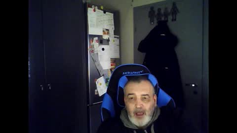 Snapshot of chris250268 chatting on November 8, 2025, 12:38 pm Chris online show from November 8, 2025, 12:38 pm