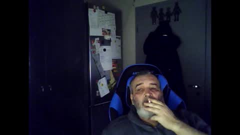 Snapshot of chris250268 chatting on November 15, 2025, 9:28 am Chris online show from November 15, 2025, 9:28 am