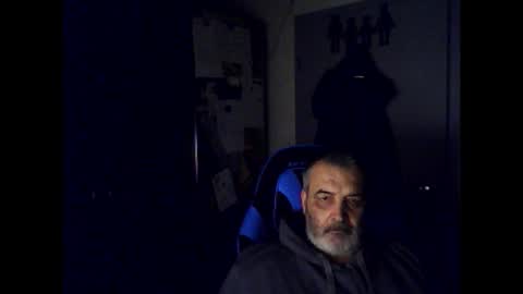 Snapshot of chris250268 chatting on November 16, 2025, 5:35 am Chris online show from November 16, 2025, 5:35 am