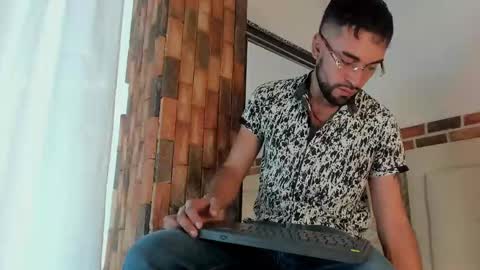 chris_kizz online show from December 9, 2024, 11:26 am