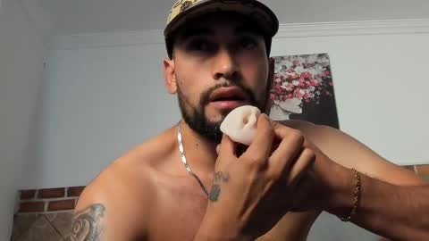 chris_kizz online show from December 19, 2024, 6:45 am