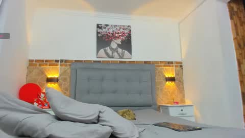 chris_kizz online show from December 24, 2024, 7:28 am