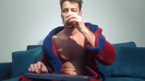 chrisaron online show from December 3, 2025, 4:20 am