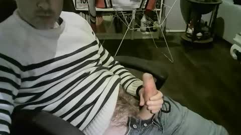 Snapshot of chrisprngr chatting on October 27, 2025, 5:39 pm chrisprngr online show from October 27, 2025, 5:39 pm