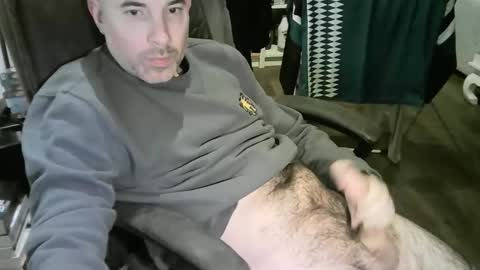 Snapshot of chrisprngr chatting on December 17, 2025, 6:03 pm chrisprngr online show from December 17, 2025, 6:03 pm