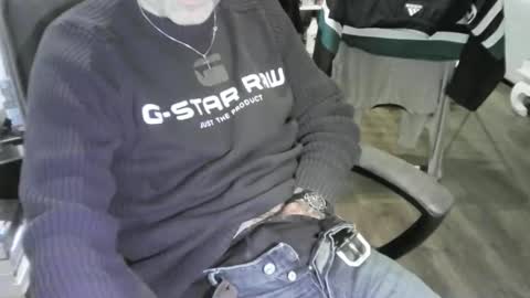 Snapshot of chrisprngr chatting on December 18, 2025, 5:41 pm chrisprngr online show from December 18, 2025, 5:41 pm