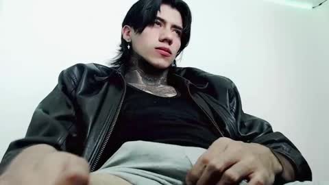 Snapshot of chriss_opp chatting on March 10, 2025, 8:23 pm CHRIS  INDEPENT MODEL online show from March 10, 2025, 8:23 pm