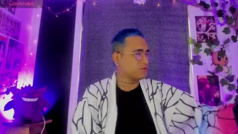 Snapshot of chriss_wg_ chatting on January 13, 2025, 1:06 pm Christian Wang online show from January 13, 2025, 1:06 pm