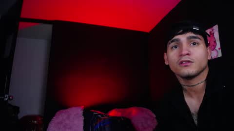 Snapshot of chriss_wg_ chatting on September 25, 2025, 1:20 am Christian Wang online show from September 25, 2025, 1:20 am