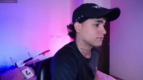 Snapshot of chriss_wg_ chatting on October 21, 2025, 8:42 pm Christian Wang online show from October 21, 2025, 8:42 pm