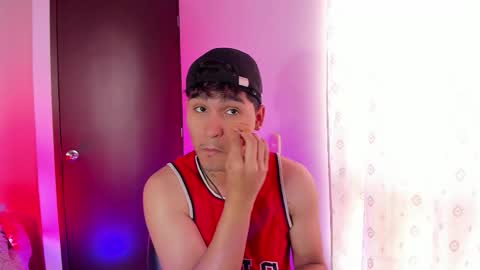 Christian Wang online show from February 1, 2026, 7:34 pm